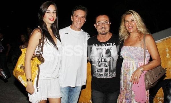 Δείτε την καλά και βρείτε ποιος είναι ο επώνυμος Έλληνας πατέρας της! (φωτό)