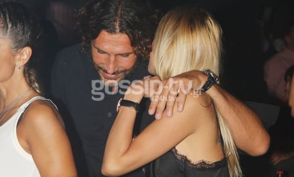 Ουπς! Τι έχουμε εδώ; Με ποια γνωστή ηθοποιό βγήκε στα μπουζούκια ο Κοκκινάκης;