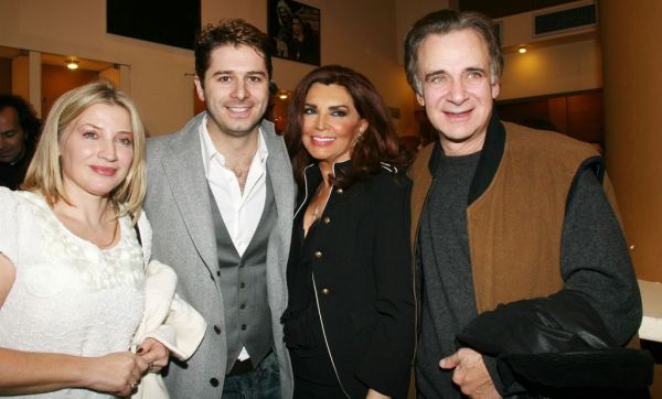 Η επίσημη πρεμιέρα του θεάτρου Ντενίση 