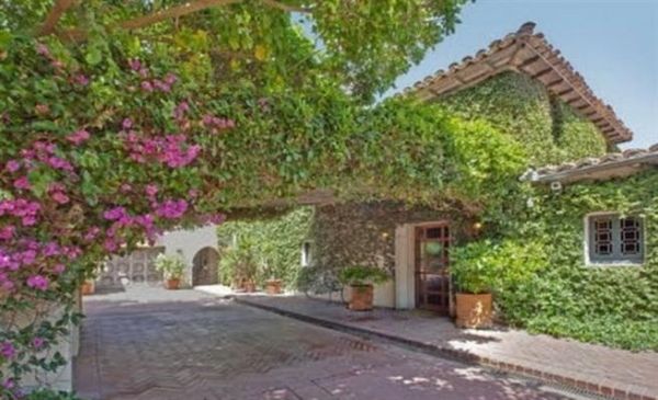 Πόσο πωλείται το σπίτι που «γεννήθηκαν» οι Spice Girls;