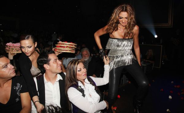  Πασαρέλα επωνύμων στο “Teatro”