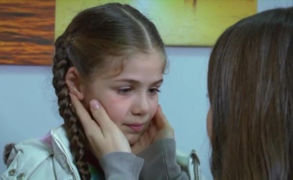 Elif: Ο Μουχσίν επιστρέφει με την Ελίφ στο σπίτι από το νοσοκομείο