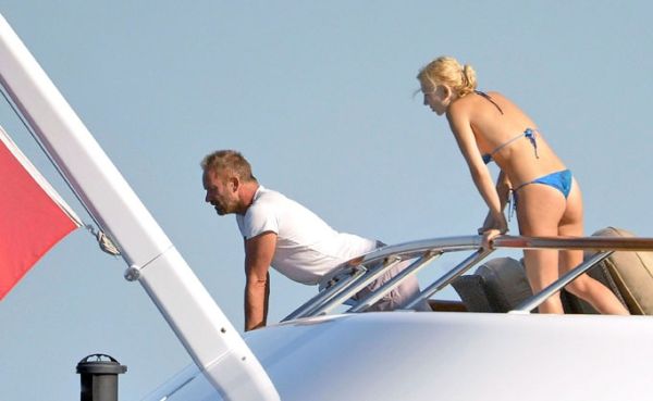 Πετάει, πετάει ο Sting!