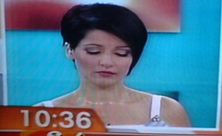 Παρουσιάστρια με το μαλλί της Μαίρης Λίντα!