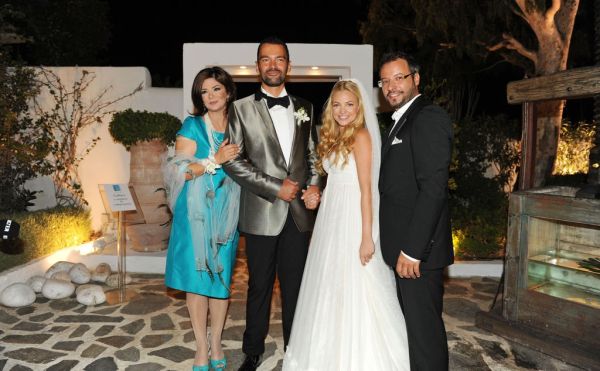 Καζάκος-Μαρτζούκου: Just Married!