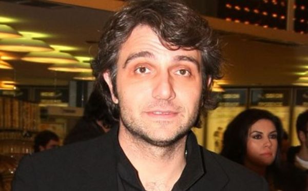 Ποιος ηθοποιός είχε κάνει εκπομπή στο ραδιοφωνικό σταθμό της εκκλησίας;