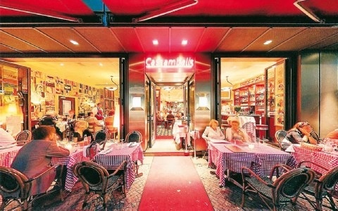 Ο Έλληνας που ξελόγιασε την Μέρκελ με τους λαχανοντολμάδες του