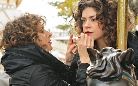 Δύσκολες ώρες για τις «Ηρωίδες»