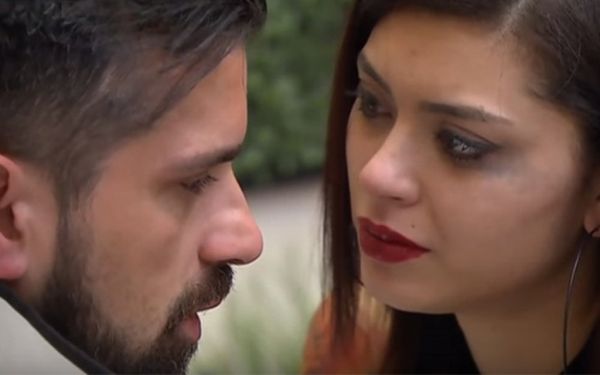 Power Of Love: Ζευγάρι με πασίγνωστο τραγουδιστή παίκτρια του ριάλιτι – Τα φιλιά και οι κοινές φωτό