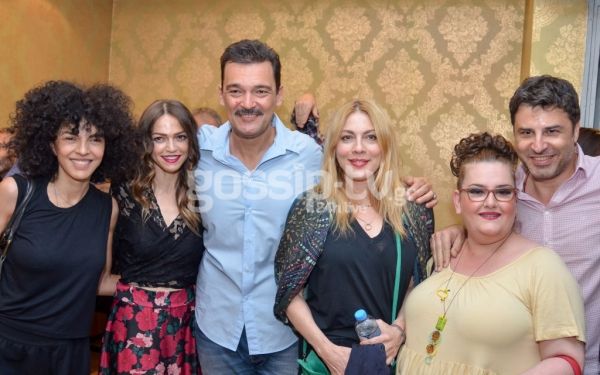 Λαμπερή πρεμιέρα για την παράσταση «Πολυτεχνίτης και Ερημοσπίτης» στο Θέατρο Αθηνά