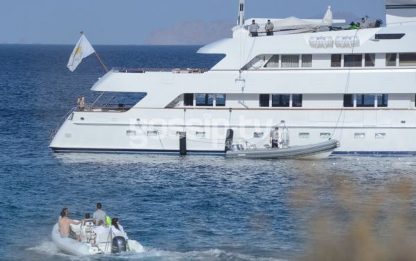 Τάμτα-Κασιδόκωστας: Οι τρυφερές στιγμές στην Μύκονο και οι διακοπές με το σκάφος