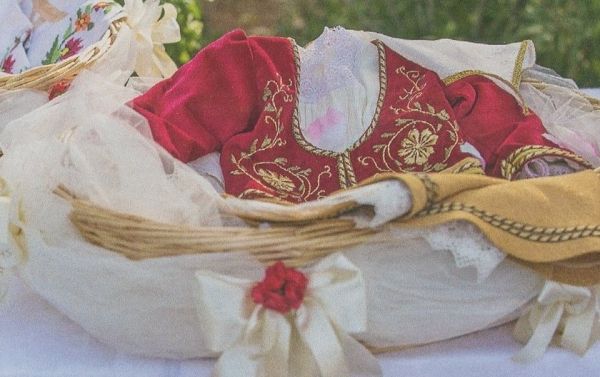 Σάκης Ρουβάς: Νέες φωτογραφίες από την βάφτιση της κόρης του