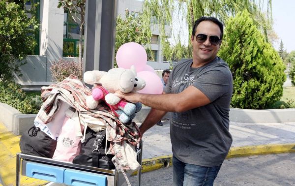 Καραβάτου-Κατσούλης: Οι πρώτες φωτό με την κόρη τους!