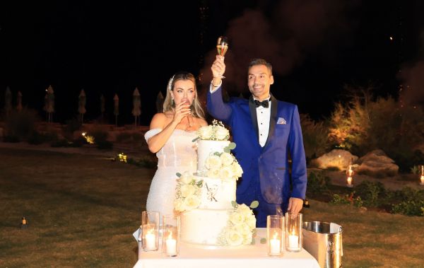 Λαμπερός γάμος για τον αγαπημένο τραγουδιστή Αλέξανδρο Νότα και την καλλονή σύζυγο του