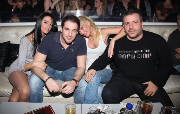 Family moments...στα μπουζούκια