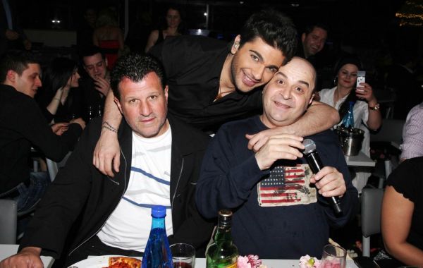 Θα σε μάθω εγώ κολύμπι…