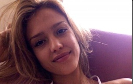 Hot αφιέρωμα: Oι πιο sexy φωτογραφίες που κλάπηκαν από κινητά διασήμων μέσα στο 2010!