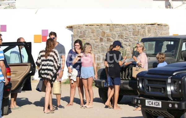 Παύλος Γλύξμπουργκ-Μαρί Σαντάλ: Οικογενειακές διακοπές στη Μύκονο