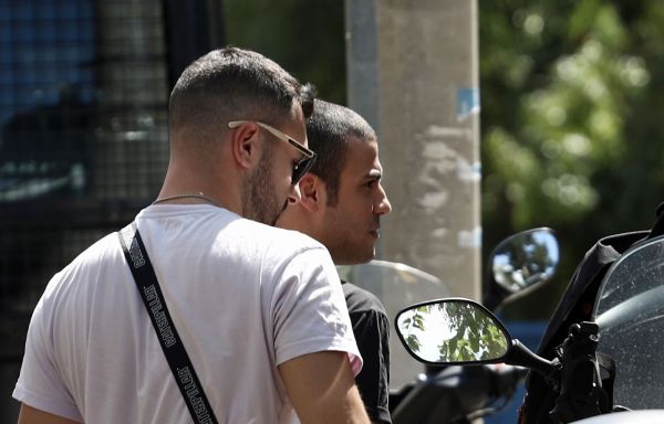 ΜΕΤΑΓΩΓΗ ΣΤΟΝ ΕΙΣΑΓΓΕΛΕΑ ΤΟΥ ΓΙΑΝΝΗ ΜΑΛΑΜΑ  ΜΕΤΑ ΤΗ ΣΥΛΛΗΨΗ ΤΟΥ ΓΙΑ ΕΠΙΘΕΣΗ ΣΕ ΑΣΤΥΝΟΜΙΚΟ