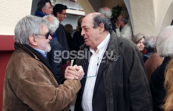 Μεγάλη συγκίνηση και θλίψη στο τελευταίο «αντίο» του Κώστα Κουτσομύτη