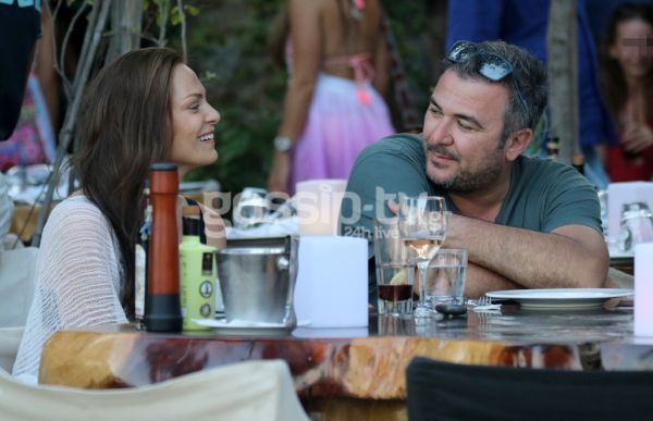 Σιγά βρε παιδιά, «κολλήσαμε» από τα «μέλια»