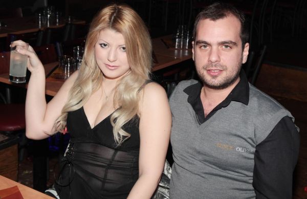 Όλγα Kιουρτσάκη: Με τον φίλο της στα μπουζούκια 