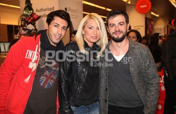 Ρούλα Κορομηλά: Παρουσίασε τα βιβλία της