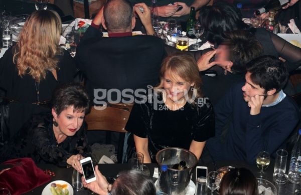 Στεφανίδου-Ευαγγελάτος: Η έξοδος και οι τρυφερές αγκαλιές σε νυχτερινό κέντρο