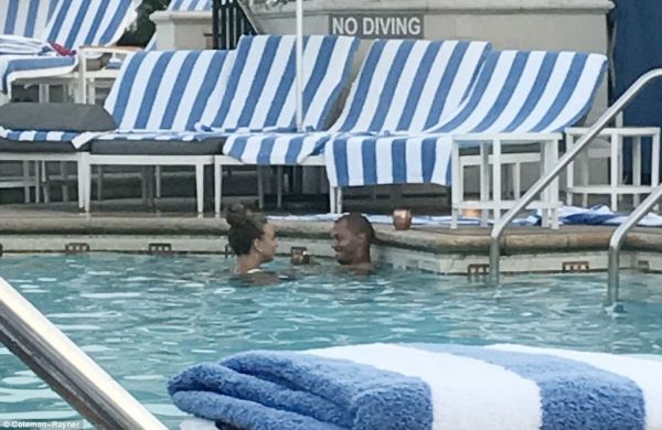 Ο σέξι κατάδικος παράτησε σύζυγο και παιδιά και ζει τον έρωτα με πλούσια κληρονόμο (φωτο)