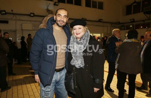 «Πεθαίνω σαν χώρα»: Όλα όσα έγιναν στην πρώτη παράσταση στην Ιχθυόσκαλα Κερατσινίου!