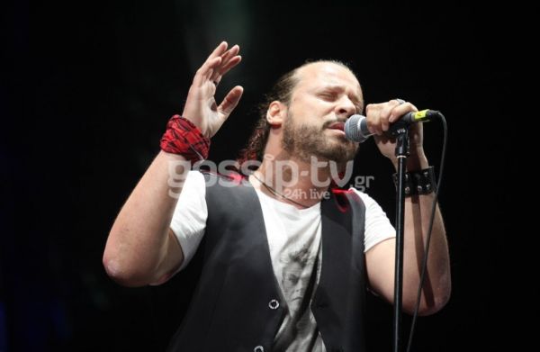 Όλα όσα έγιναν στη συναυλία για τα 30 χρόνια πορείας του Λάκη Παπαδόπουλου