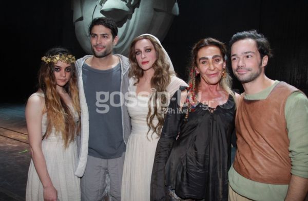 Η λαμπερή πρεμιέρα του Ρουβά και οι επώνυμες παρουσίες