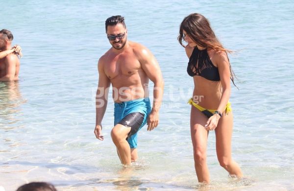 Ξεσήκωσε τη Μύκονο με τη σέξι εμφάνισή της η συνοδός του…