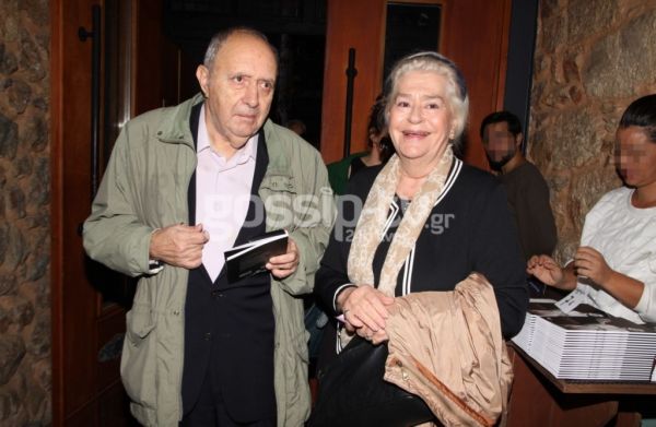 Πολύ χαρήκαμε που την είδαμε! Σπάνια εμφάνιση της Κατερίνας Χέλμη με τον σύζυγό της