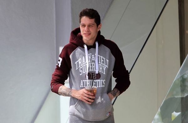  Ενάμιση μήνα μετά τον χωρισμό της, αρραβωνιάστηκε τον νέο της σύντροφο