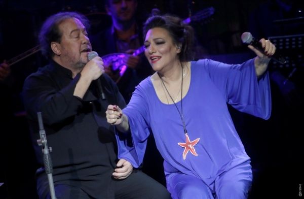 Η Μπεκατώρου διασκέδασε στην Ιερά Οδό με Πάριο-Βιτάλη