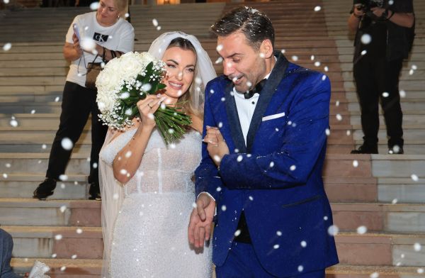 Λαμπερός γάμος για τον αγαπημένο τραγουδιστή Αλέξανδρο Νότα και την καλλονή σύζυγο του