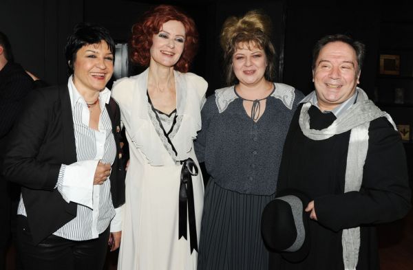 Οι... "επισκέπτες" του θεάτρου Δανδουλάκη 