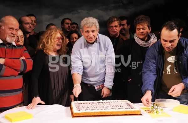 Καλή χρονιά ευχήθηκαν οι συντελεστές δύο παραστάσεων!