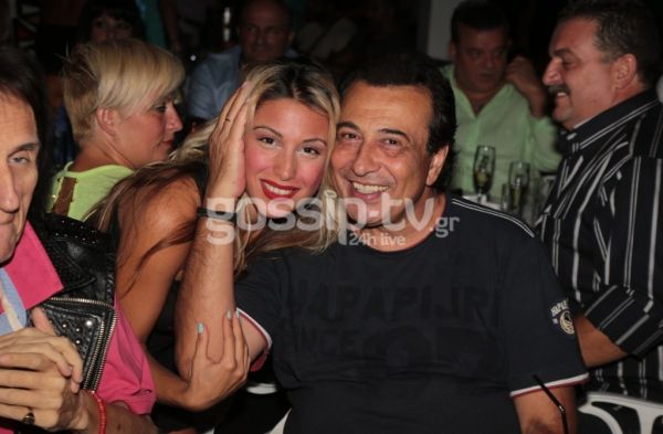 Μια βραδιά με τον Βασίλη Καρρά