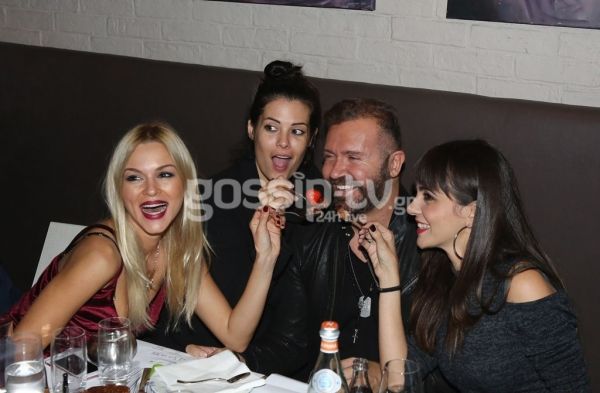 Γιώργος Βάλαρης: Γιόρτασε με φίλους τα γενέθλιά του στο Κολωνάκι