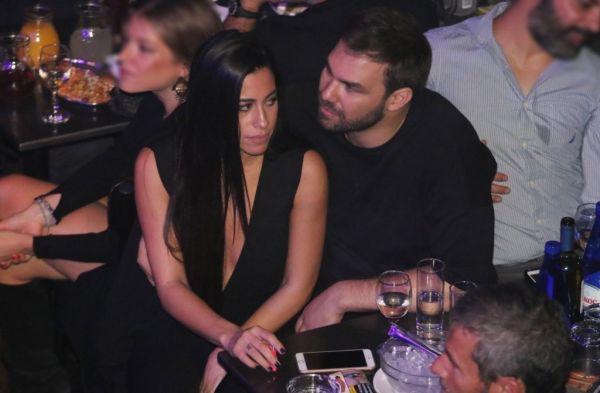 Μετά τις φήμες ήρθε και η επιβεβαίωση με την πρώτη δημόσια εμφάνιση σε νυχτερινό κέντρο της Αθήνας