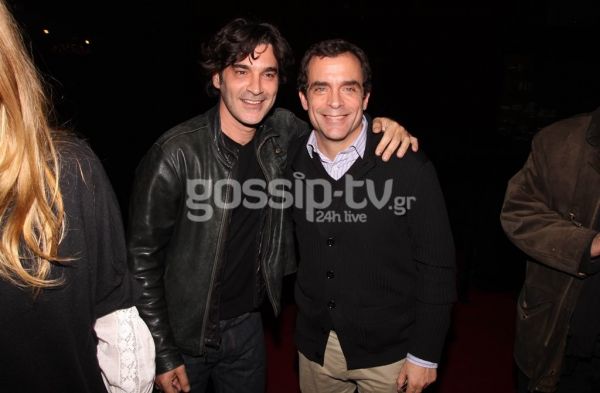 Μια φιλία χρόνων! Ποιος αγκαλιάζει τον Μαρκουλάκη;