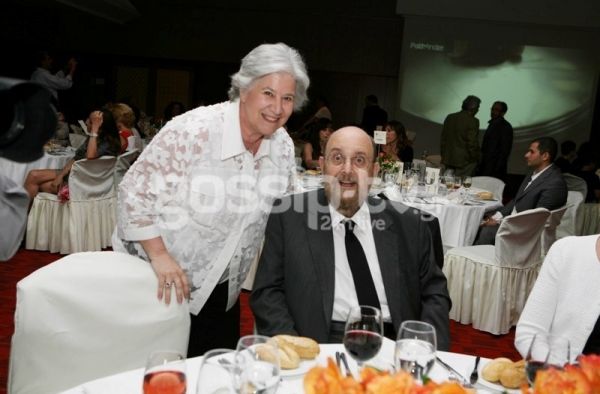 Ντέμης Ρούσσος: Τραγούδησε για φιλανθρωπικό σκοπό