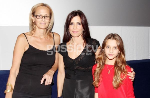 Μυρτώ Αλικάκη: Με την κόρη της στο πλευρό της. 