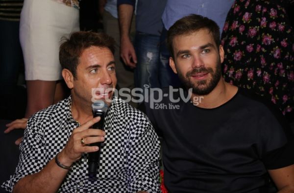  Ο Γιώργος Μαζωνάκης τα «έσπασε» στο «Acro»!