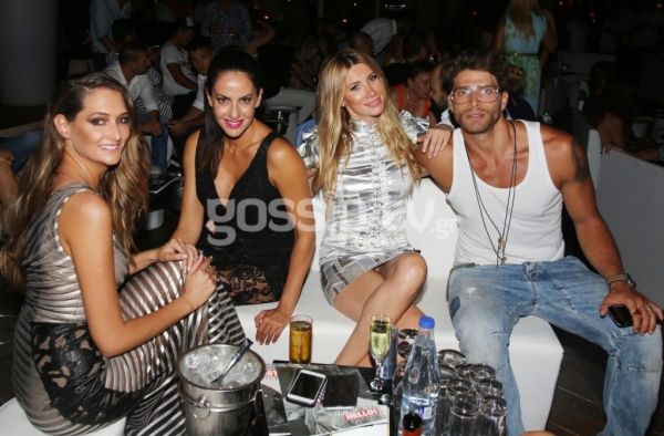 O Τρύφωνας Σαμαράς γιόρτασε τα γενέθλια του, παρουσιάζοντας και το ημερολόγιό του