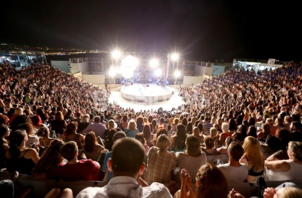 Αποθεώθηκε στην συναυλία της η Πέγκυ Ζήνα