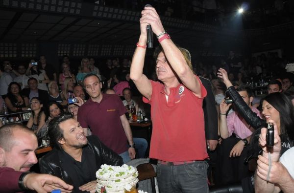 Βασίλης Παπακωνσταντίνου: Ένας ροκάς στα μπουζούκια