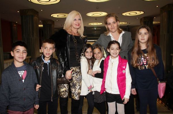 Πήραν τα παιδιά τους και πήγαν στον «Τρωικό πόλεμο»